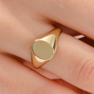 14K Solid Gold Oval Signet Ring, Engraved Signet Ring, Personalized Initial Ring, Gold Pinky Ring, Engraved Pinky Ring, Unisex Ring Gift