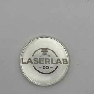 Moneda de metal grabada con láser personalizada: obsequio de recuerdo personalizado, ficha conmemorativa o artículo de colección único