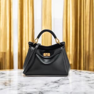 Minimalist Leather Shoulder Bag: Elegant Lock Closure Crossbody Tote