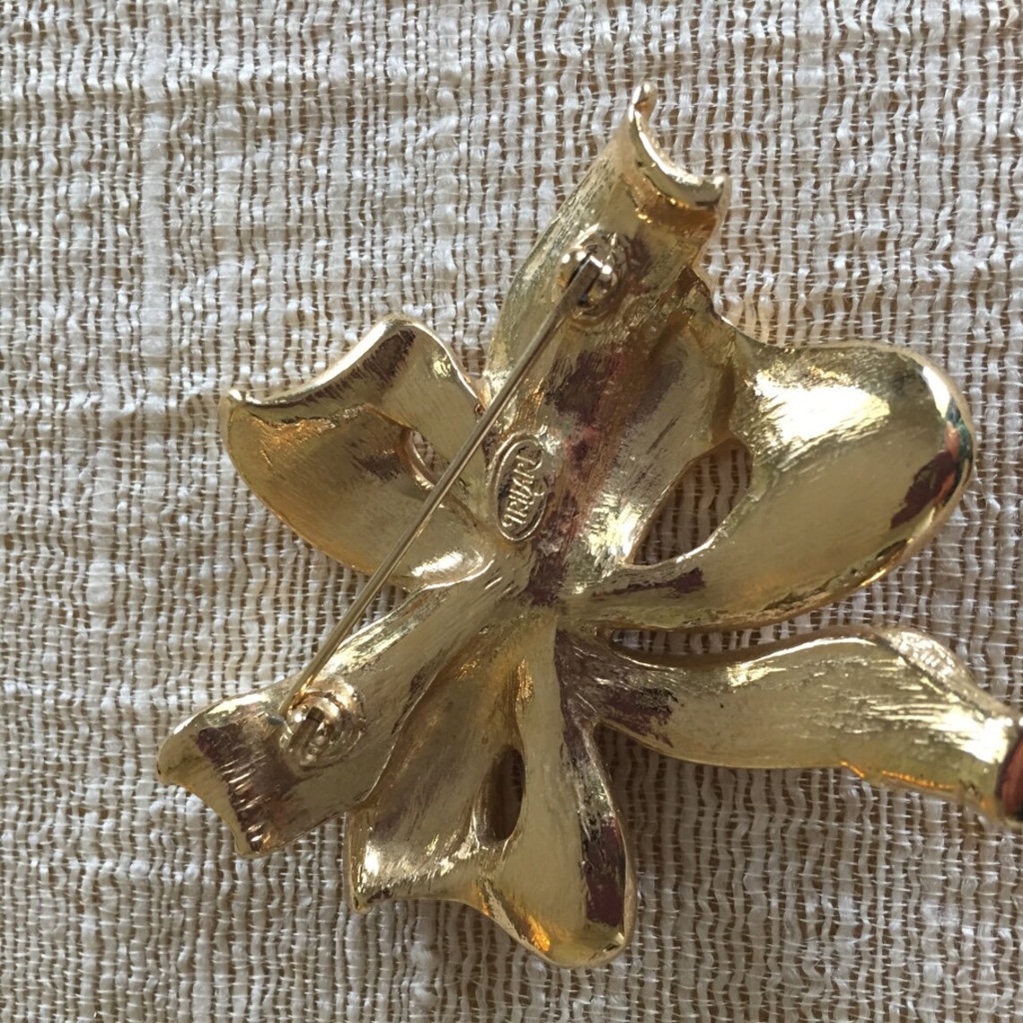 Vintage Trifari Brushed Gold Brooch or Pin, Estate Jewelry, Etsy