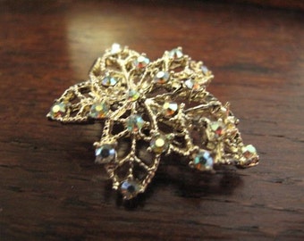 Vintage Leaf Rhinestone Brooch / Pin /  Estate Jewelry /  Mid Century Brooch / Bridal Wedding Jewelry / Collectible Jewelry