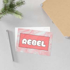 Postal feminista REBELDE / Lámina artística de protesta con mármol rosa / Papelería en tonos pastel intensos / Tarjeta de resistencia de rebeldes atemporales / Regalo rebelde