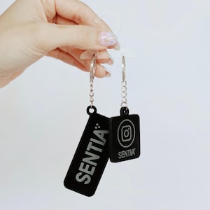 Personalised NFC Acrylic Keychain: Custom Smart Keyring to Link Social Media or Websites