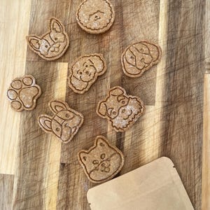 Barkin&#39; Good Dog Faces Peanut butter flavor treats Natural dog treats - Homemade peanut butter treats - Healthy dog treat
