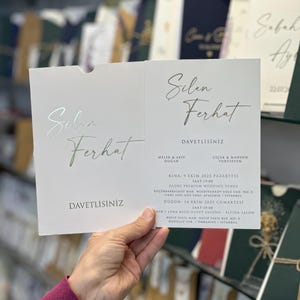 Invitación y sobre dorados, invitación de boda, invitaciones personalizadas