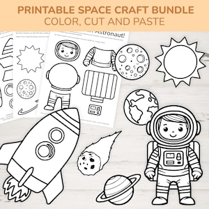 Può includere: Pacchetto di artigianato spaziale stampabile con il testo "PRINTABLE SPACE CRAFT BUNDLE COLOR, CUT AND PASTE". Include disegni al tratto di un razzo, astronauta, pianeti, sole, luna e altri elementi a tema spaziale.
