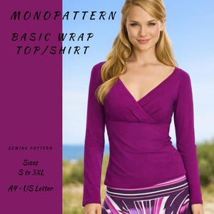 Könnte beinhalten: Ein langärmliges, tiefviolettes Wickeloberteil mit V-Ausschnitt. Das Bild enthält den Text "MONOPATTERN BASIC WRAP TOP/SHIRT" und "SEWING PATTERN Größen S bis 3XL A4 US Letter". Das Oberteil wird mit einem gemusterten Rock kombiniert.