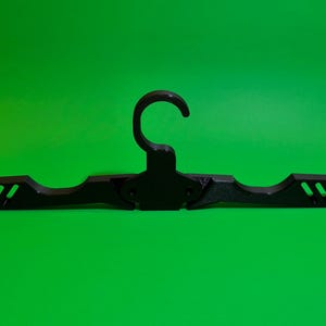 Foldable Travel Hanger – Lightweight, Compact, and Durable for On-the-Go Clothing Organization