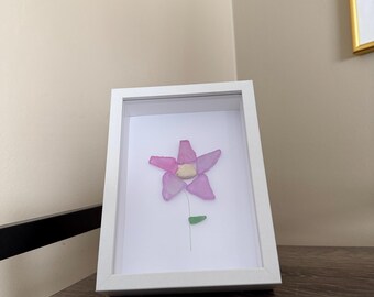 Kwiatowa sztuka ze szkła morskiego – dekoracja ścienna w ramce 5x7