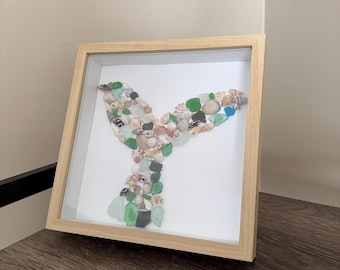 Sztuka z ogonem wieloryba ze szkła morskiego – oprawiona w ramę ścienną 8x8