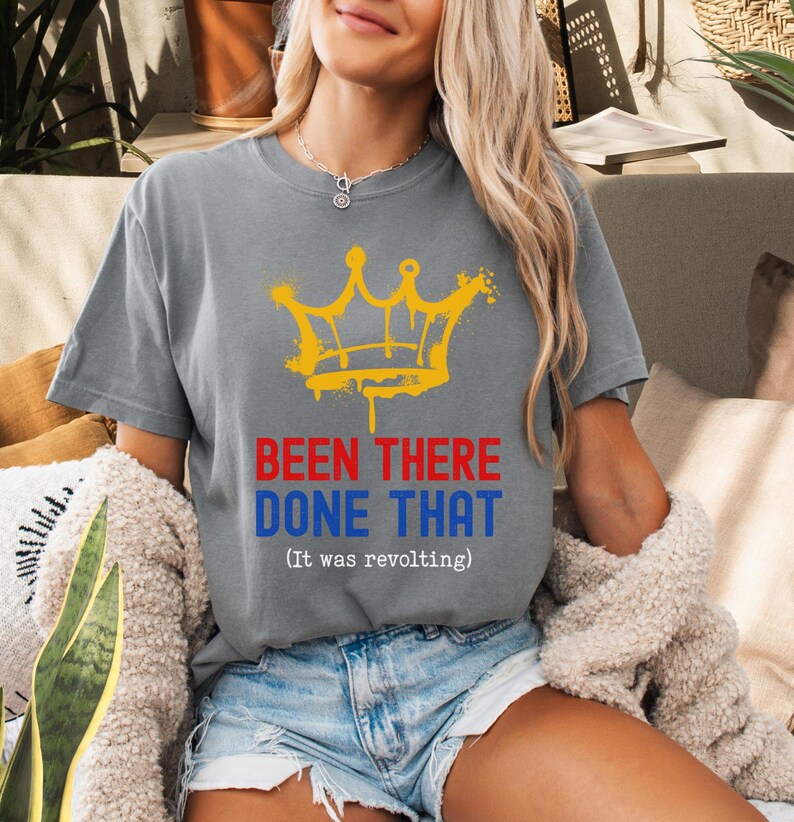 No Kings T-Shirt October 18: Anti-Trump Political Protest Tee, Pro Democracy Support Shirt for Freedom of Speech Peaceful Protests Gifts Grey