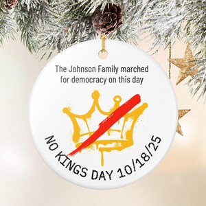 Adorno personalizado para el Día de los Reyes Magos, regalo personalizado para protestas pacíficas contra Trump y derechos de la Primera Enmienda, regalo para manifestaciones demócratas. imagen 15