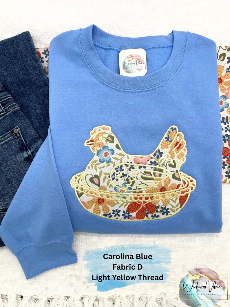 Embroidered Hen on Nest Sweatshirt, Vintage Inspired Farmhouse Chicken Applique, Custom Cottagecore Sweatshirt, Nesting Hen Embroidery Bild 11
