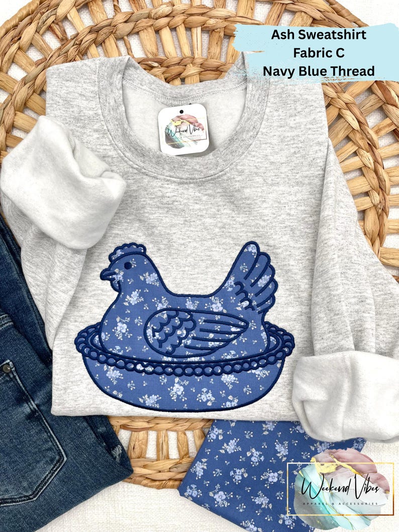 Embroidered Hen on Nest Sweatshirt, Vintage Inspired Farmhouse Chicken Applique, Custom Cottagecore Sweatshirt, Nesting Hen Embroidery Bild 4