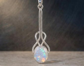 Collar con colgante de ópalo lechoso – Collar de ópalo de plata de ley, joyería minimalista de opalita, regalo elegante para ella.