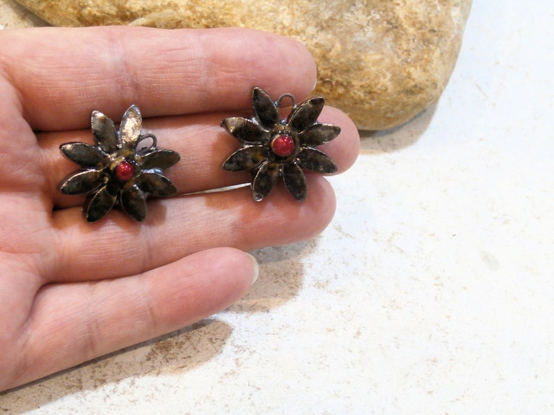 flowers ooak components red or black daisy flowers 2 charms for earrings ooak handmade ceramic supply