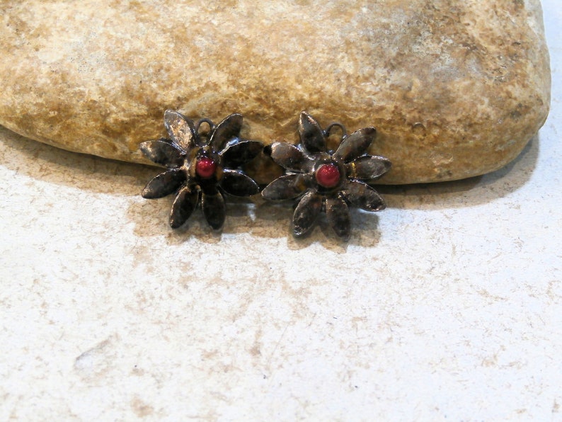 flowers ooak components red or black daisy flowers 2 charms for earrings ooak handmade ceramic supply