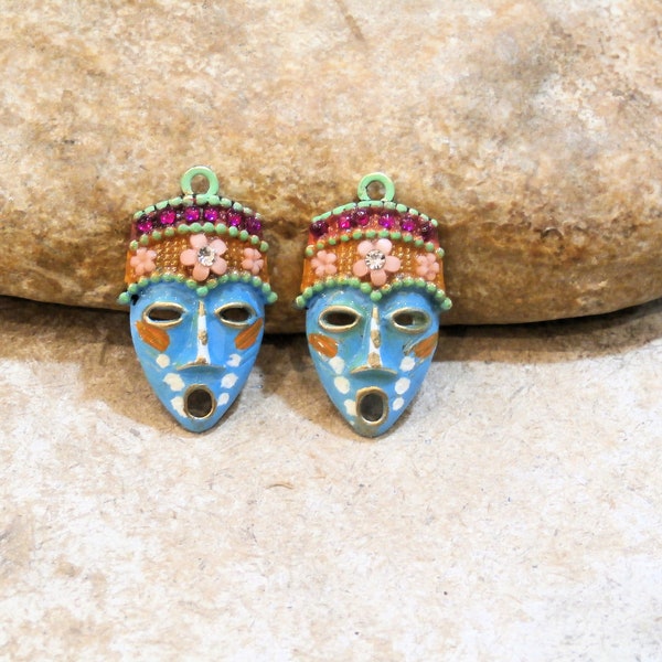 masques africains, 2 breloques pour montage en boucles, patine peint main, fournitures artisanale bijou fantaisie, bleu