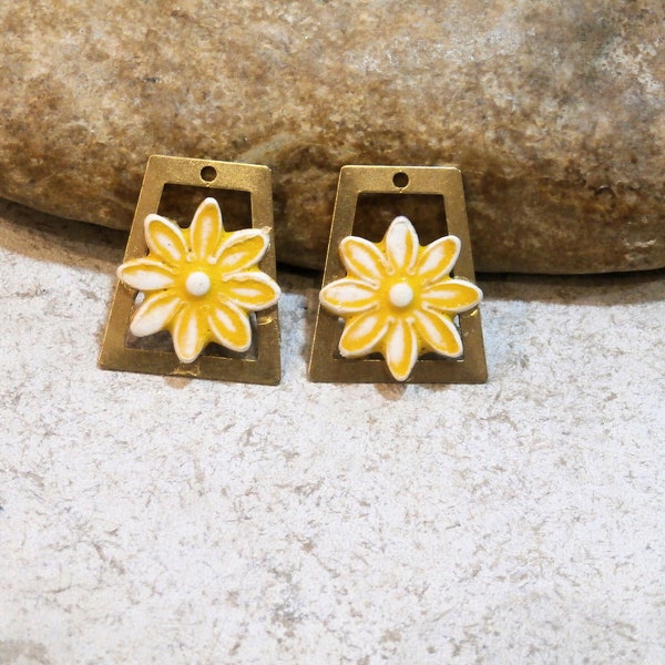 fleurs et géométrie, 2 breloques pour boucles, romantique bohème hippie, fournitures artisanale céramique laiton pour bijou fantaisie, jaune