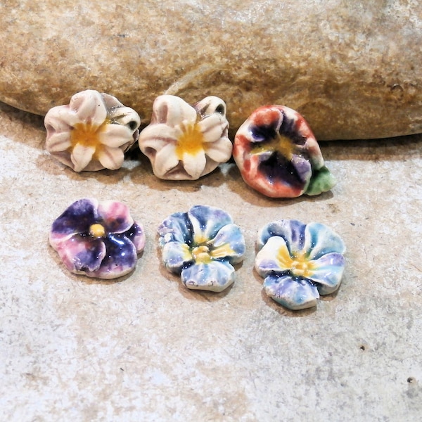 edelweiss, pensées, gerberas, 6 cabochons pour loisirs créatifs, céramique artisanale, romantique bohème pour bijou mosaïque scrap