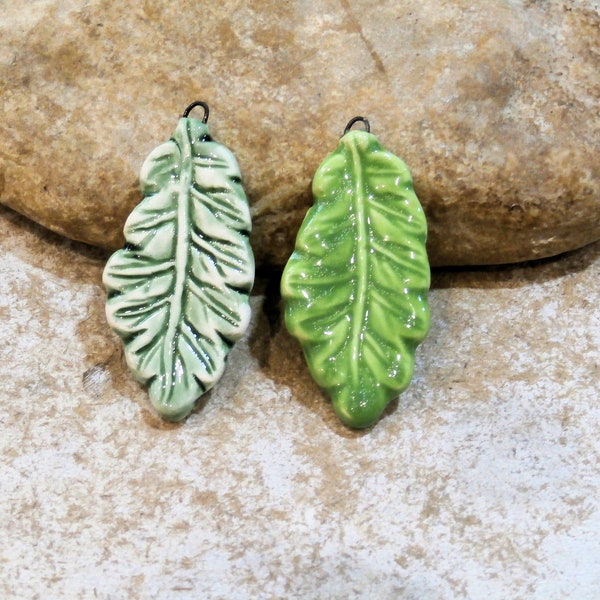 pendentif feuille, printemps été, bijou homme femme, vert, céramique artisanale, fournitures pour bijoux fantaisie