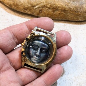 cosmonaute, astronaute, pendentif homme femme steampunk, céramique artisanale, rouages horlogerie montre image 2