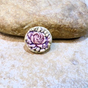 cabochon pour création bague, jardin anglais rose ancienne, romantique baroque shabby chic, printemps, rose beige vert, céramique artisanale