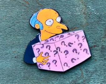 O puedes cambiarlo todo por lo que hay en esta caja Pin de solapa de Bart Simpsons Bootleg de Mr Burns Botón de pinback