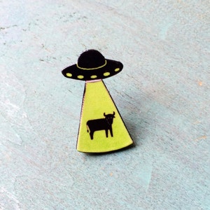 Alien Abduction Pin Cow Abduction I Want to Believe x Files Area 51 Star Trek Cosmos
