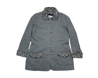 Giacca vintage con bottoni a diamante della boutique Christian Dior di Parigi
