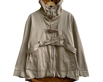 Chaqueta encerada con cinturón y parka militar tipo Miu Miu auténtica y destartalada