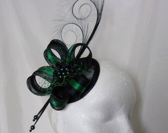 Black Bottle Green Fascinator - Deep Emerald Racing Green Pheasant Lockenfeder Sinamay & Perle Hochzeit Mini Hut Ascot Derby - Auf Bestellung