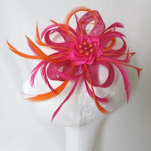 Cerise Himbeere Fuchsia Pink und Orange helle lebendige Sinamay Feder Loop Clip Fascinator Mini Hut Kopfschmuck Hochzeit - Made to Order