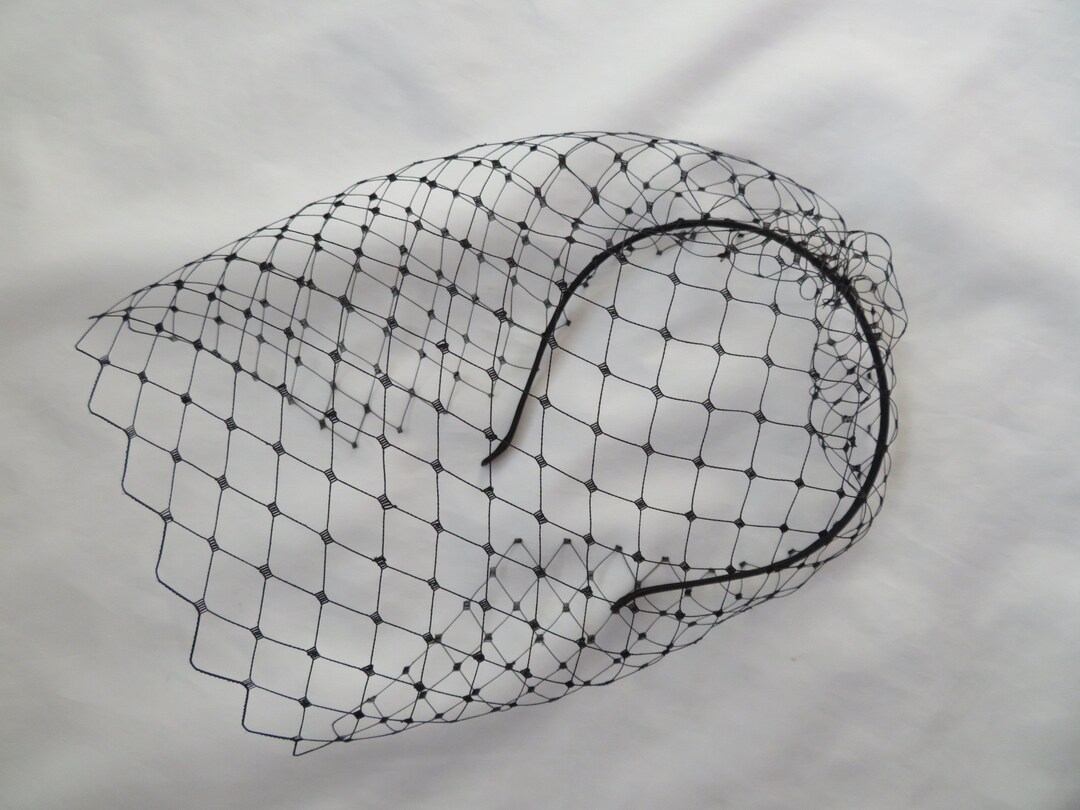 Black Birdcage Veil Short Blusher Merry Widow Bridal Brides Veils on a