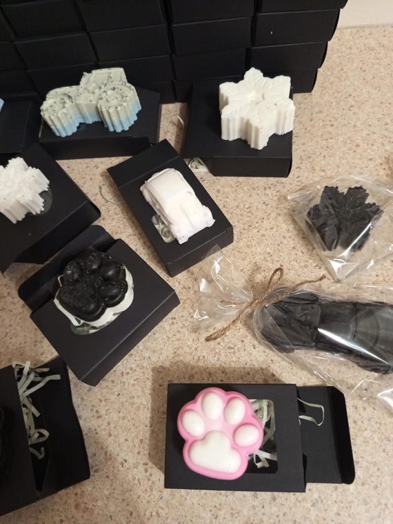 Ziepes,roku darbs ar magoņu sēkliņām.Nav ķīmijas un spīdumu,piemērotas mazuļiem vannā,ļoti labi puto.