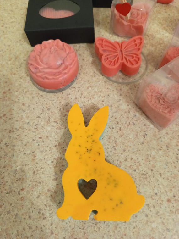 Ziepes,roku darbs ar magoņu sēkliņām.