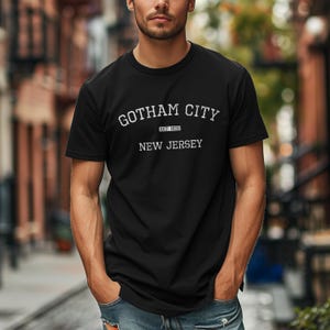 Camiseta Gotham City New Jersey Comfort Colors, estilo vintage, unisex, con estampado gráfico, fundada en 1635, ropa urbana. imagen 7