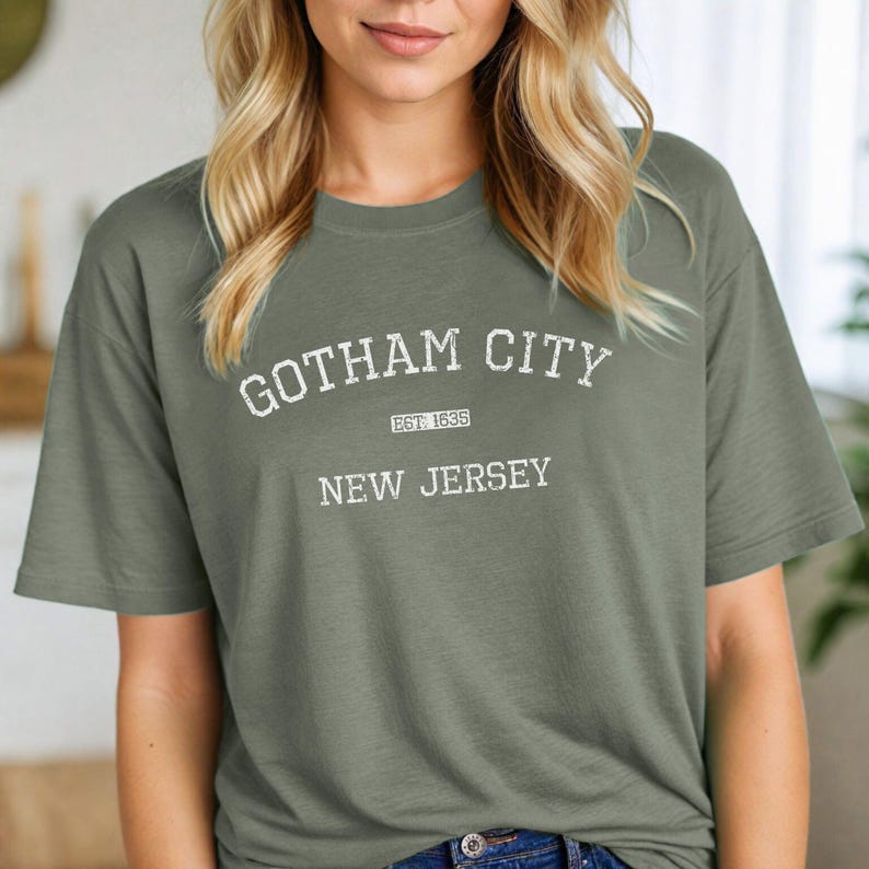 Camiseta Gotham City New Jersey Comfort Colors, estilo vintage, unisex, con estampado gráfico, fundada en 1635, ropa urbana. imagen 5