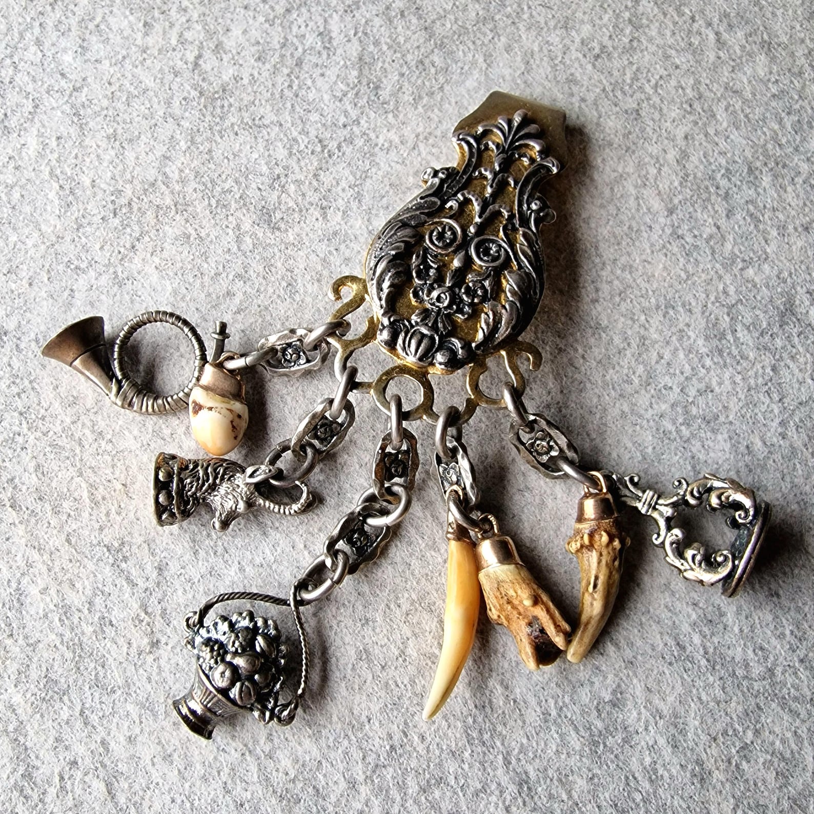 Antique Charivari, EU hunting theme Harp Waist Buckle