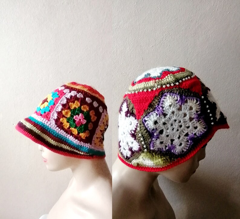 Bunte handgestrickte Beanie, Schneeflocke Weihnachtsmütze, Oma quadratische Beanie Bild 4