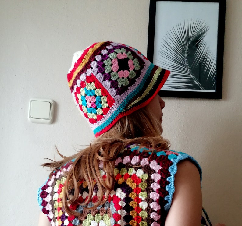 Bunte handgestrickte Beanie, Schneeflocke Weihnachtsmütze, Oma quadratische Beanie half bucket hat