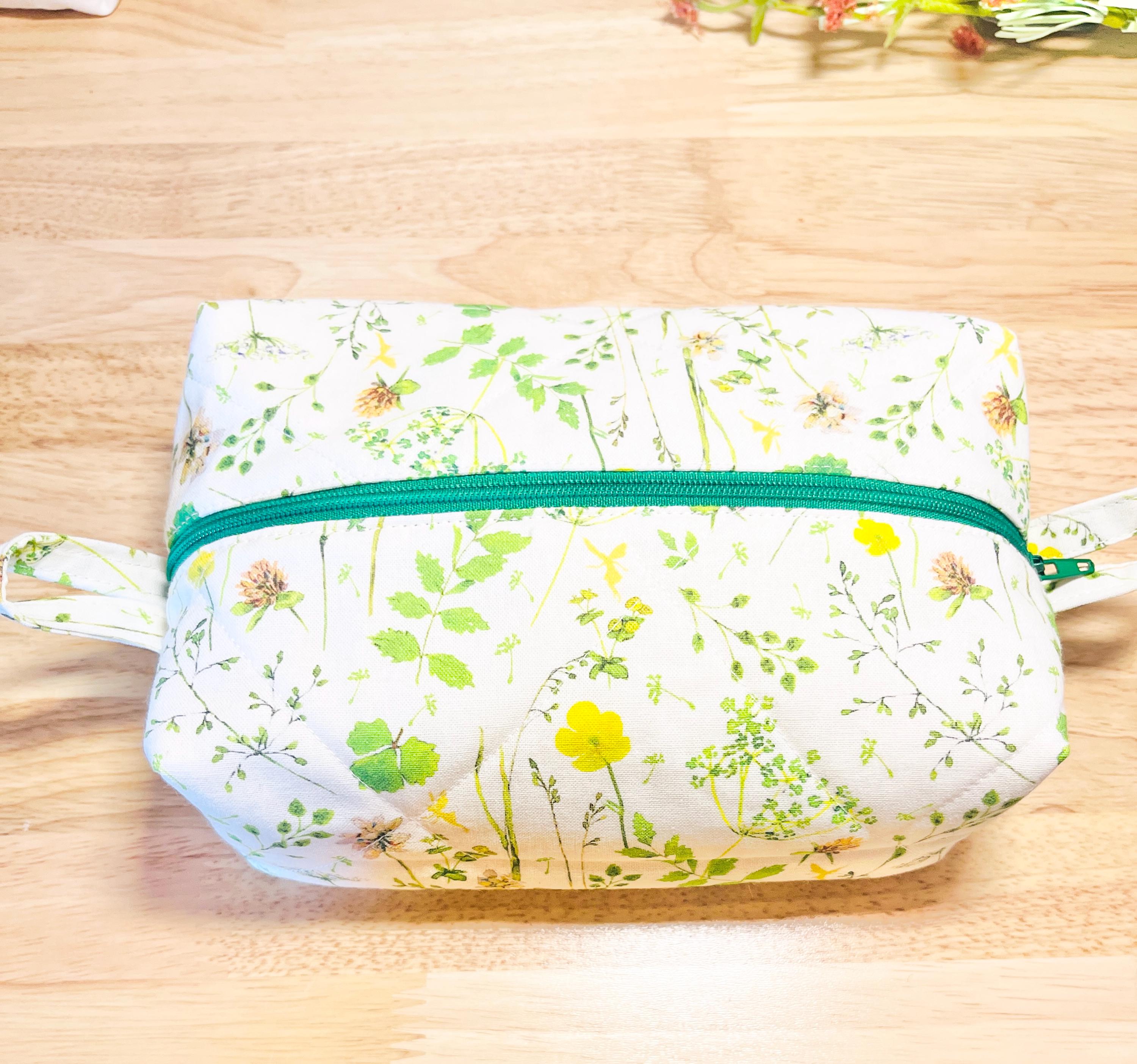 花柄ポーチ ジッパーポケット付き① 花柄ボックス型ジッパーポーチ：綿100% - Etsy 日本