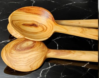 Handgefertigtes Kochlöffel- und Utensilienhalter-Set aus Olivenholz - Rustikale Küchendekoration