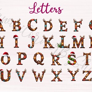 Peut inclure: Un alphabet complet de lettres d&eacute;coratives, chacune fabriqu&eacute;e en bois et orn&eacute;e de guirlandes lumineuses de No&euml;l. Certaines lettres pr&eacute;sentent des bois de rennes et des bonnets de P&egrave;re No&euml;l, avec le mot "Letters" en &eacute;criture cursive en haut.