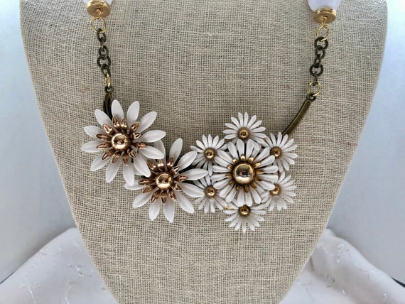 Repurposed Vintage White Daisies Upcycled Antique… - image 2