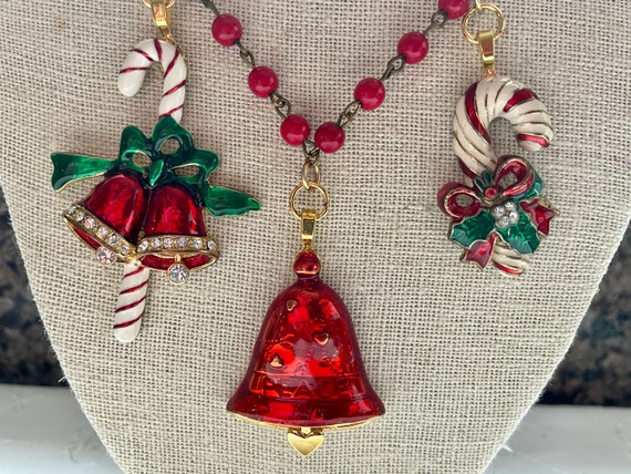 Vintage christmas necklace sale