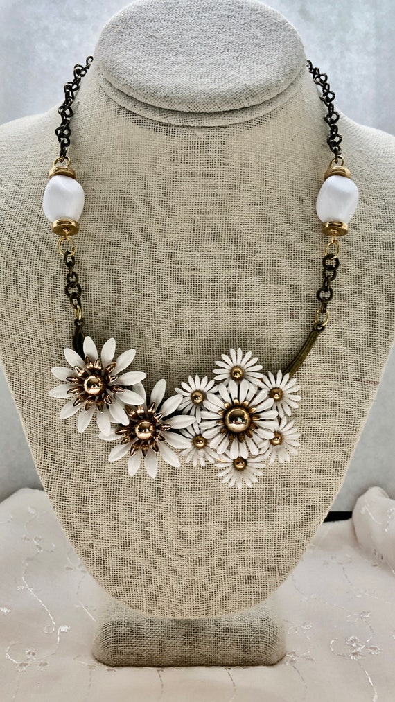 Repurposed Vintage White Daisies Upcycled Antique… - image 4
