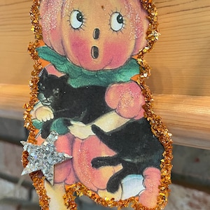Fille citrouille sorcière orange chat noir allemand verre paillettes éphémères papier cartonné Halloween ornement shabby chic fait main doodaba