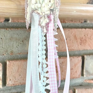 Adorno de ángel vintage, cintas rosas, purpurina de vidrio alemán, estilo shabby chic.