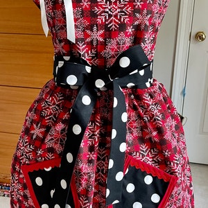 Christmas Snowflakes Winter Red White Black Buffalo Plaid Vintage Style Apron Hostess Handmade Doodaba